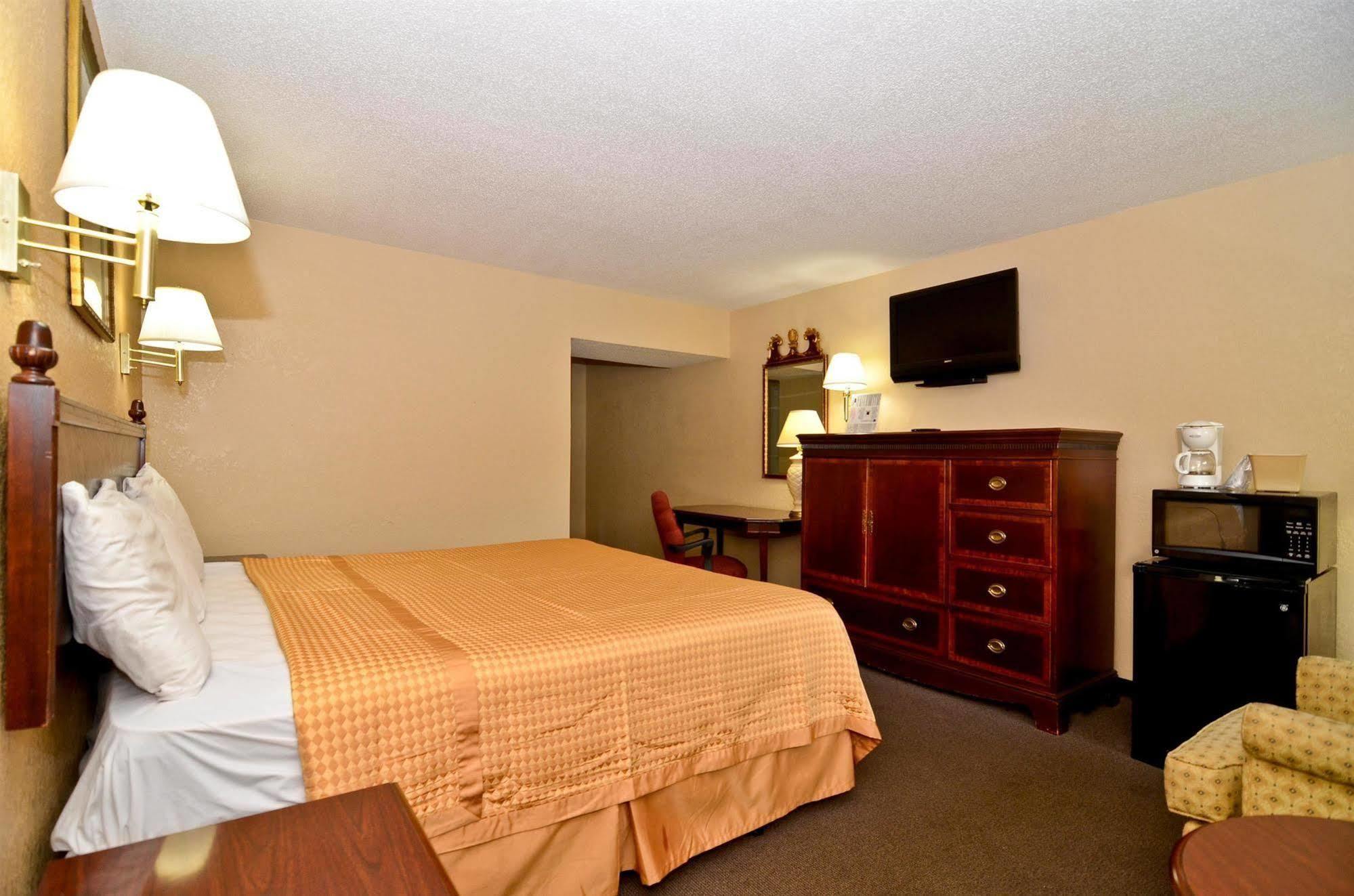 Americas Best Value Inn Smithfield Szoba fotó