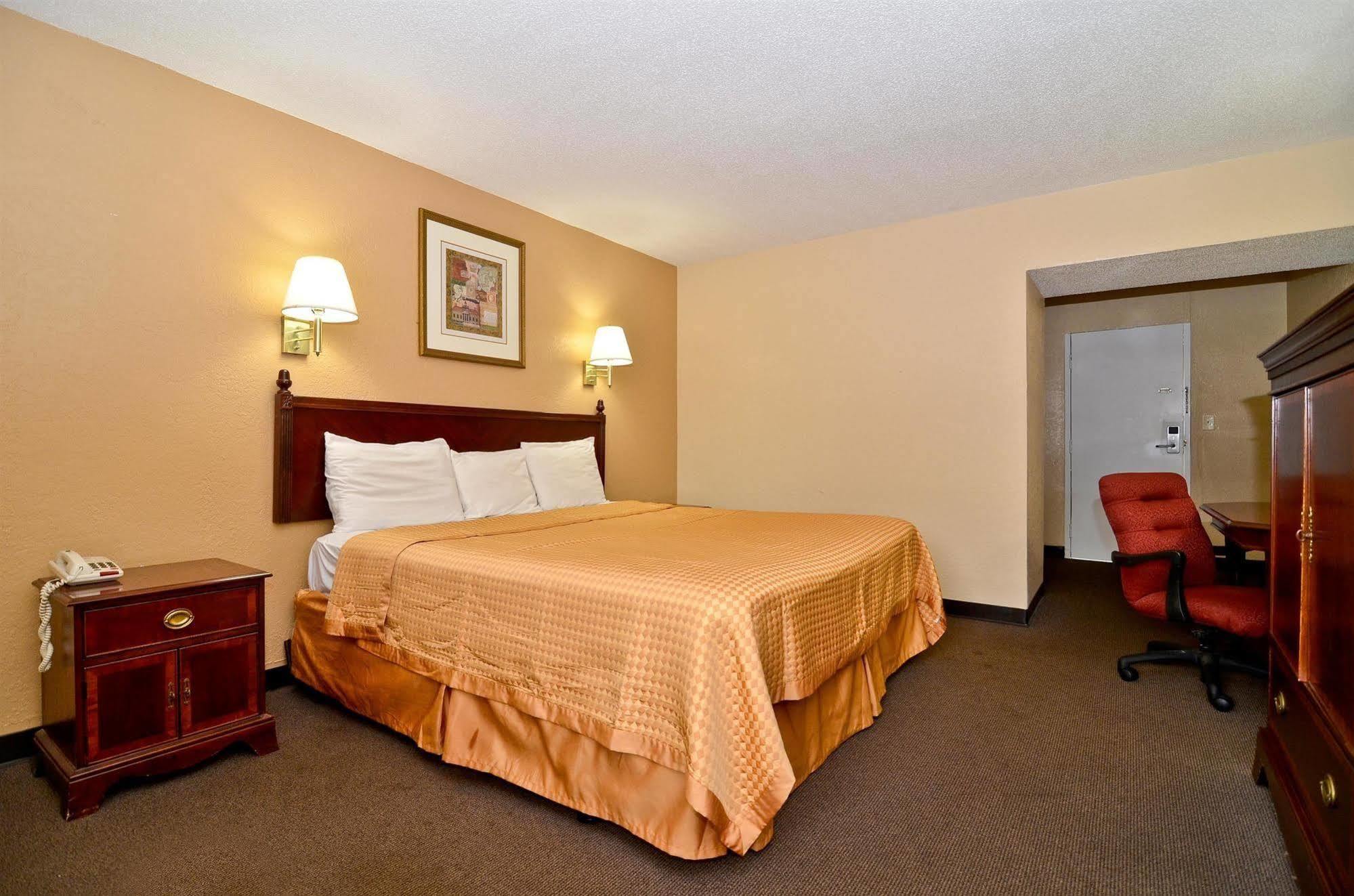 Americas Best Value Inn Smithfield Szoba fotó